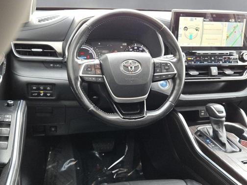 2022 Toyota Highlander Hybrid Limited