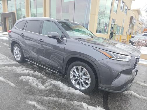 2022 Toyota Highlander Hybrid Limited