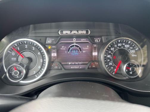 Diamond Black Crystal Pearlcoat 2022 RAM 1500 Big Horn/Lone Star