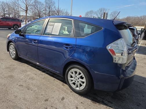 2014 Toyota Prius v Three