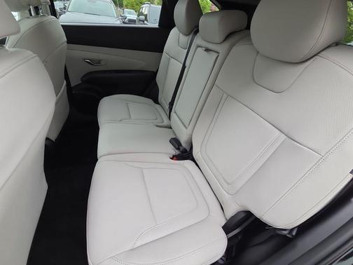Phantom Black 2025 Hyundai TUCSON SEL Convenience