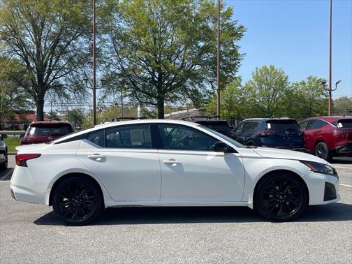 2023 Nissan Altima SR Intelligent AWD