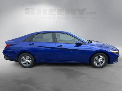 2024 Hyundai ELANTRA SE