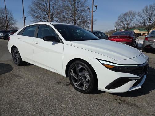 2025 Hyundai ELANTRA HEV SEL Sport