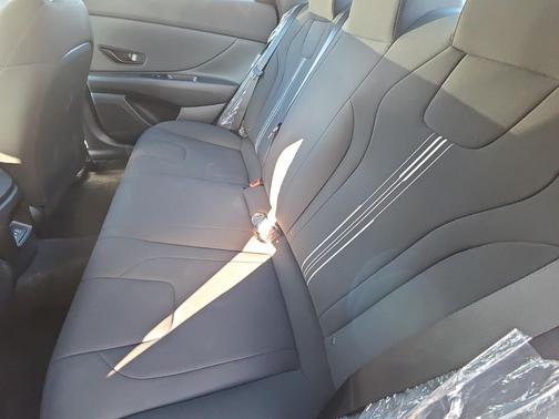 2025 Hyundai ELANTRA HEV SEL Sport