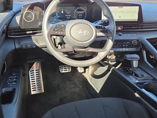 2025 Hyundai ELANTRA HEV SEL Sport