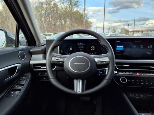 2025 Hyundai SONATA Hybrid SE