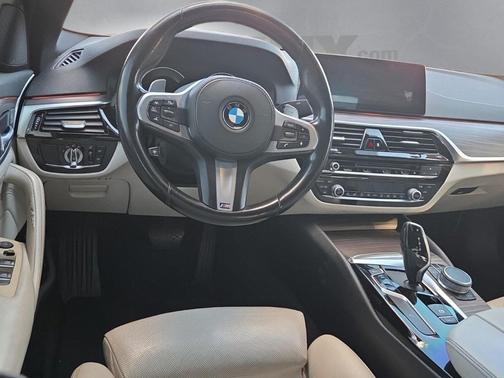 2019 BMW 530 530i