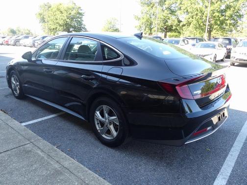 2022 Hyundai SONATA SE