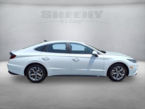 2022 Hyundai SONATA SEL