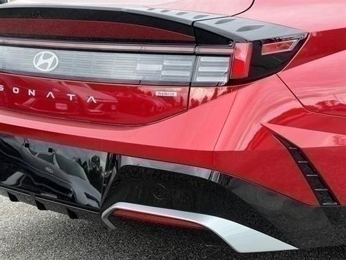 2025 Hyundai SONATA Hybrid SE