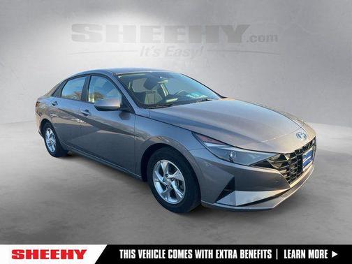 2022 Hyundai ELANTRA SE