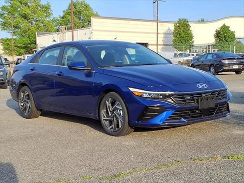 2025 Hyundai ELANTRA SEL