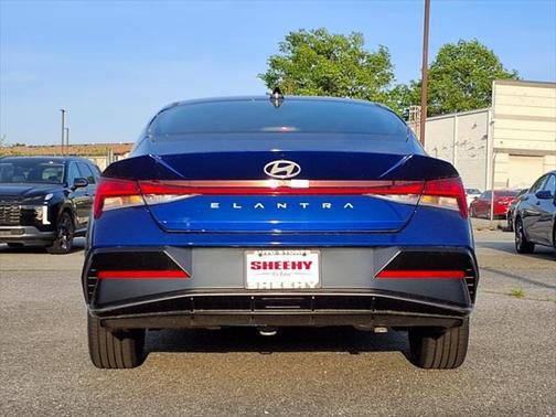 2025 Hyundai ELANTRA SEL