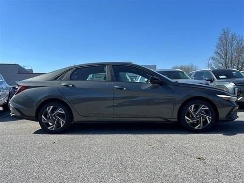 2025 Hyundai ELANTRA Sport
