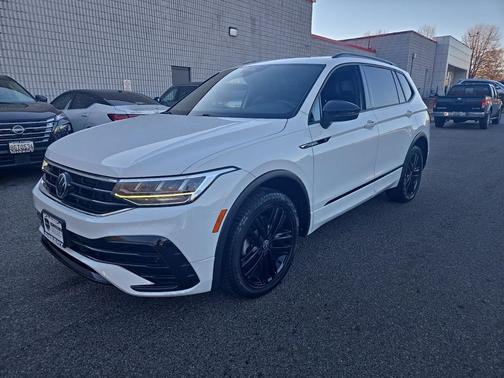 2022 Volkswagen Tiguan 2.0T SE R-Line Black 4MOTION