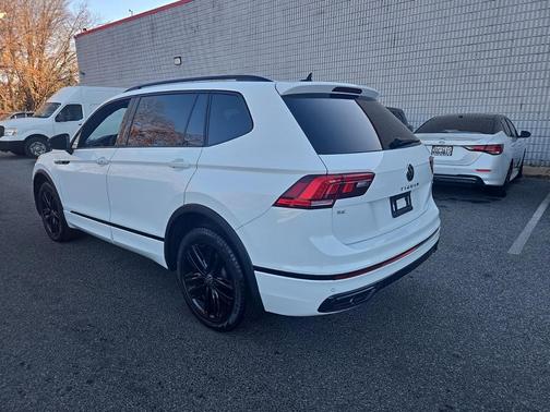 2022 Volkswagen Tiguan 2.0T SE R-Line Black 4MOTION