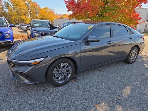 2024 Hyundai ELANTRA SEL