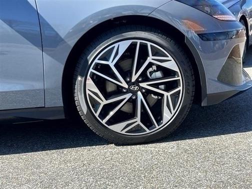 2025 Hyundai IONIQ 6 SEL