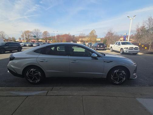 2026 Hyundai SONATA SEL