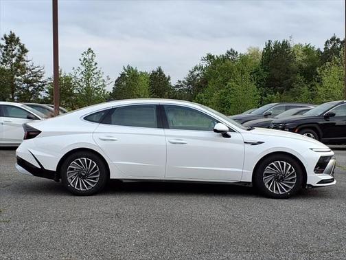 2025 Hyundai SONATA Hybrid Limited