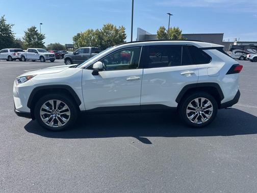 2021 Toyota RAV4 XLE Premium
