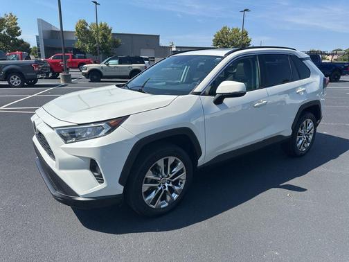 2021 Toyota RAV4 XLE Premium