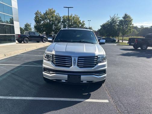 2016 Lincoln Navigator Select