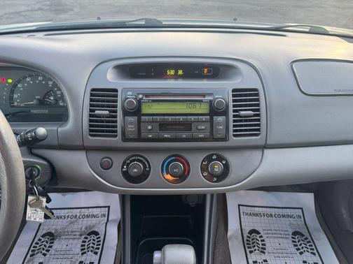 2004 Toyota Camry LE