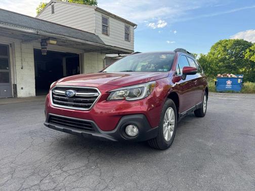 Maroon 2019 Subaru Outback 2.5i Premium