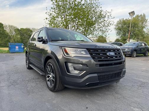 White Platinum Metallic Tri-Coat 2017 Ford Explorer sport