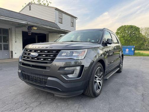 White Platinum Metallic Tri-Coat 2017 Ford Explorer sport