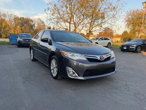 Magnetic Gray Metallic 2012 Toyota Camry XLE