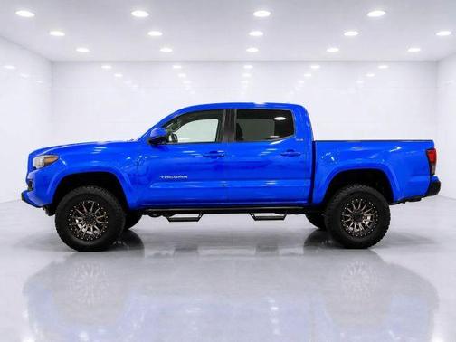Blue 2021 Toyota Tacoma SR5