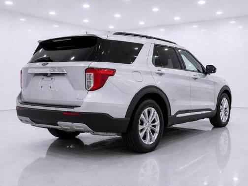 Silver 2024 Ford Explorer XLT