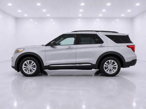 Silver 2024 Ford Explorer XLT