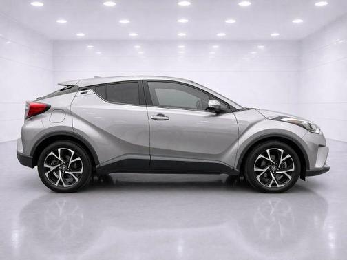 Silver 2019 Toyota C-HR XLE