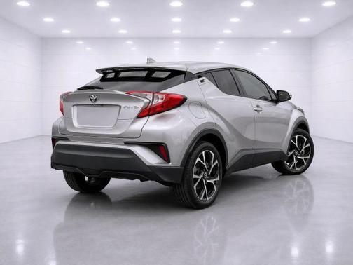 Silver 2019 Toyota C-HR XLE