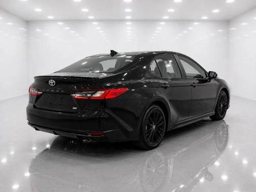 Black 2025 Toyota Camry SE