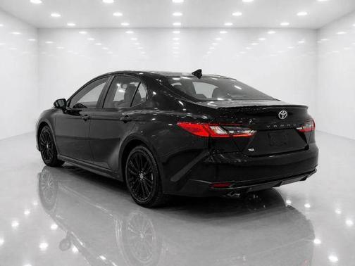 Black 2025 Toyota Camry SE