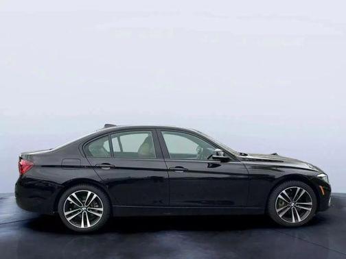 2018 BMW 330 i xDrive