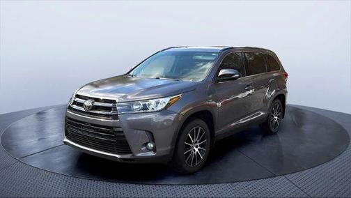2017 Toyota Highlander SE