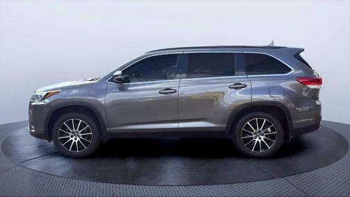 2017 Toyota Highlander SE