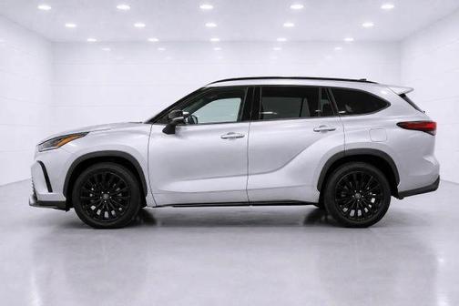 Silver 2023 Toyota Highlander XSE