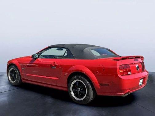 2005 Ford Mustang GT Premium