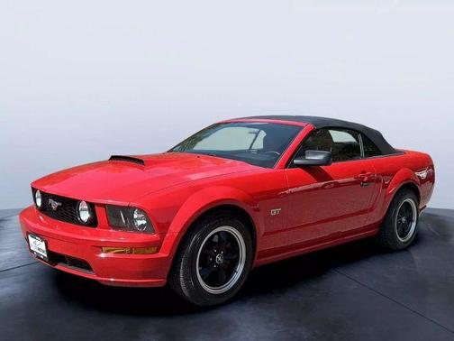 2005 Ford Mustang GT Premium