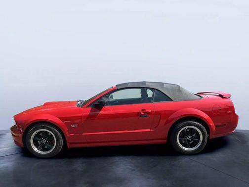 2005 Ford Mustang GT Premium