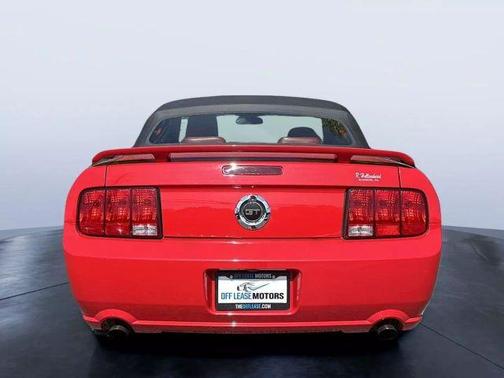 2005 Ford Mustang GT Premium