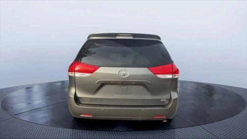 2014 Toyota Sienna XLE