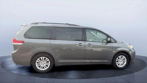 2014 Toyota Sienna XLE